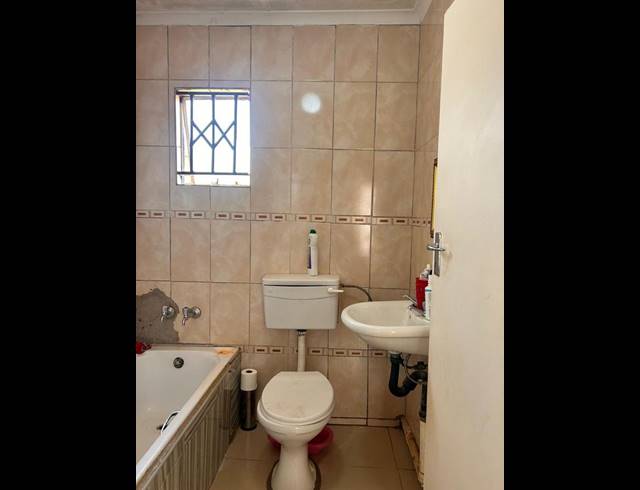 2 BEDROOM PROPERTY TO RENT IN PROTEA GLEN